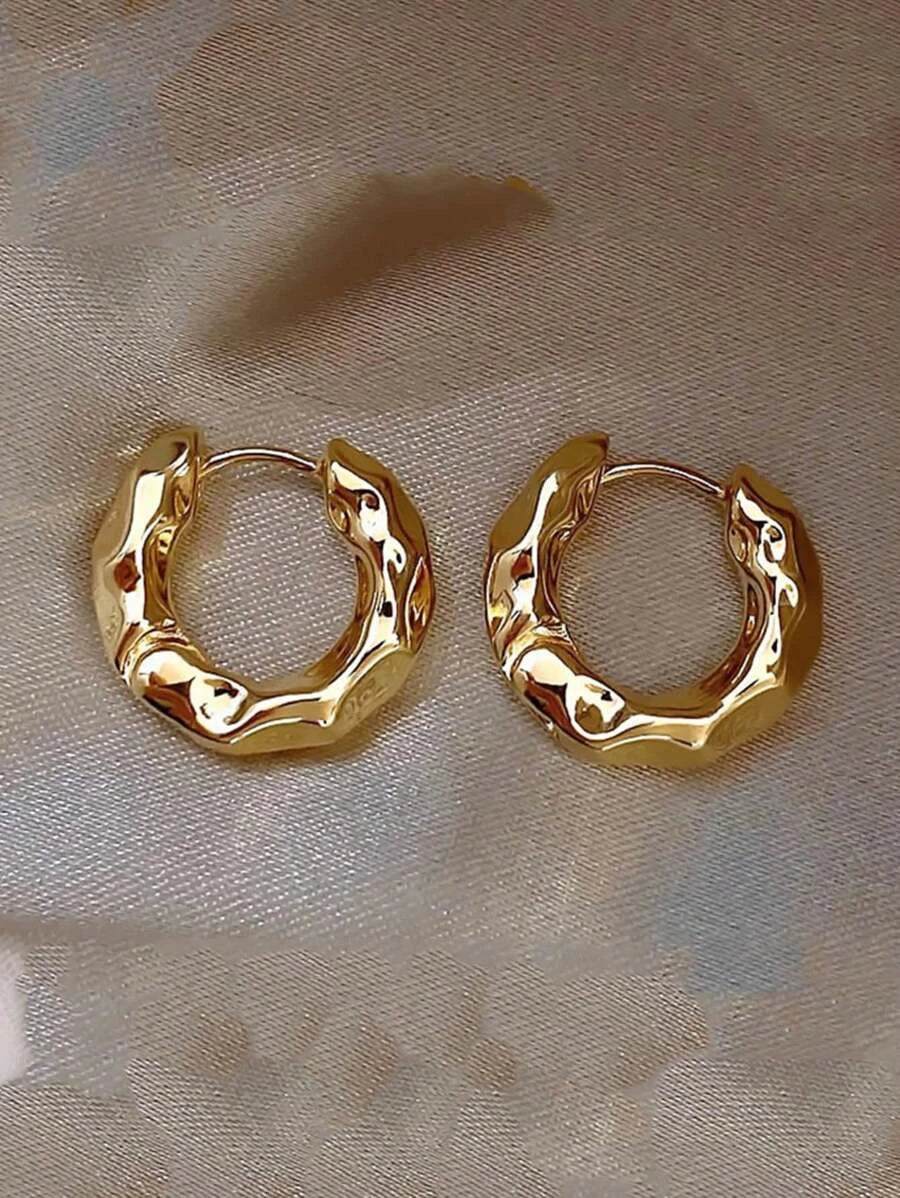 Old Money Teardrop Hoop Earrings