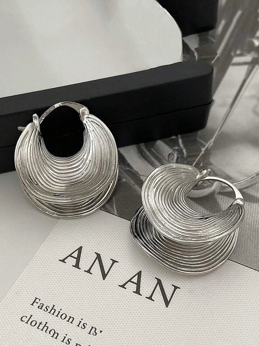 Asymmetrical Geometric Curved Stud Earrings