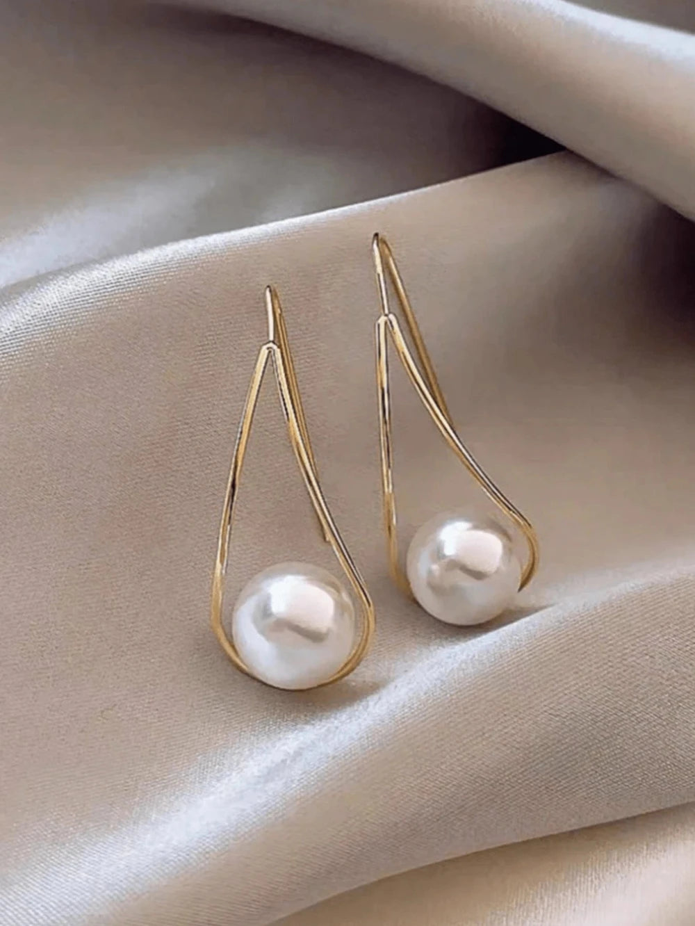 Elegant Teardrop Faux Pearl Drop Earrings