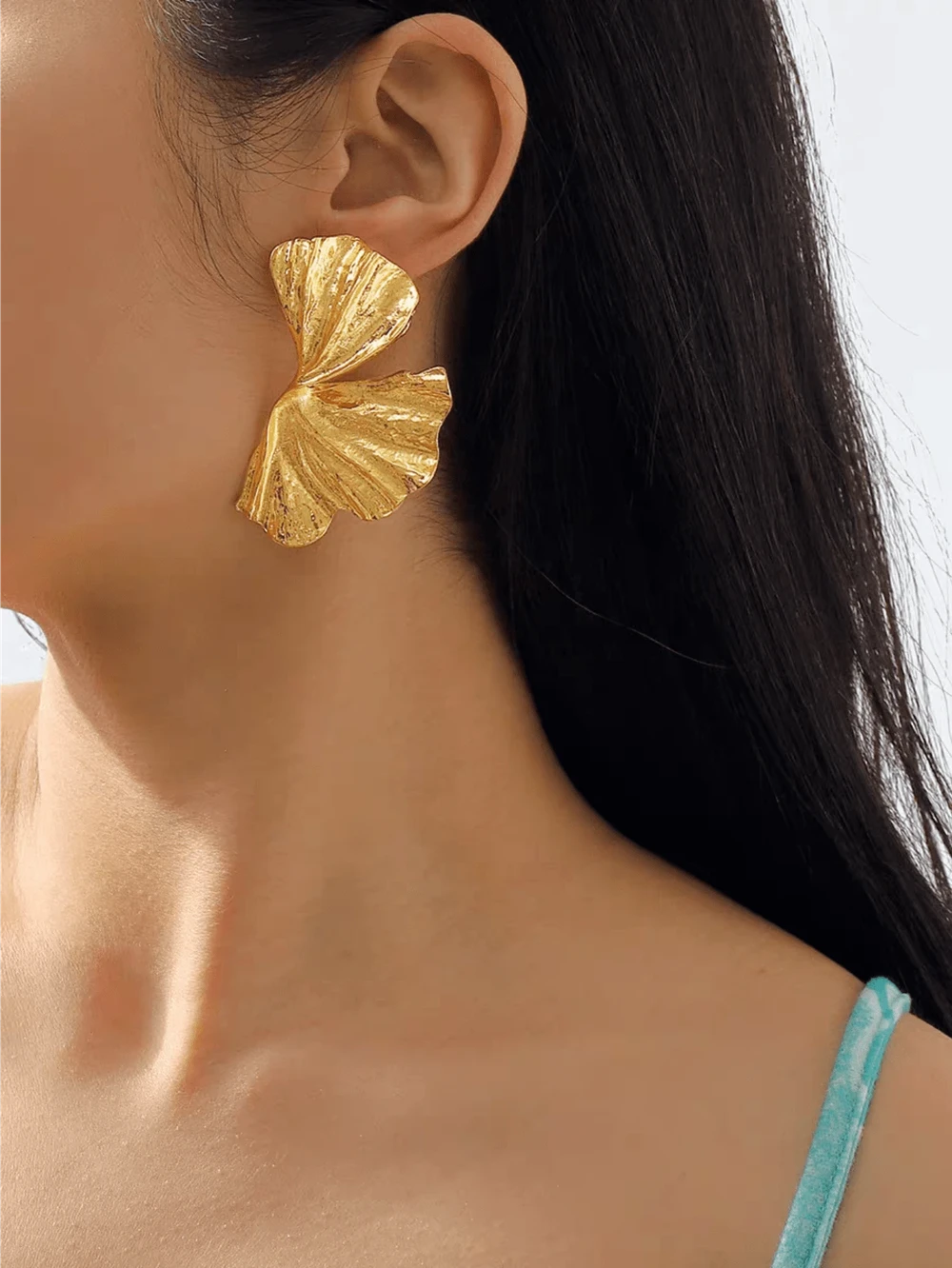 Retro Geometric Metal Leaf Earrings