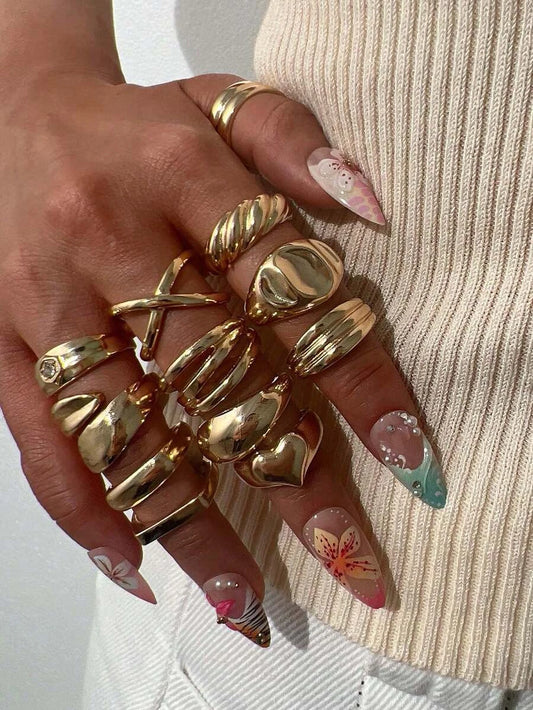 12pcs Vintage Old Money Style Elegant Geometric Hollow Heart Wave Line Design Rings Set For Women Daily Wear