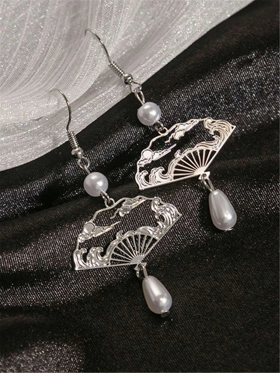 Chinese Silver Fan-Shaped Pearl Earrings