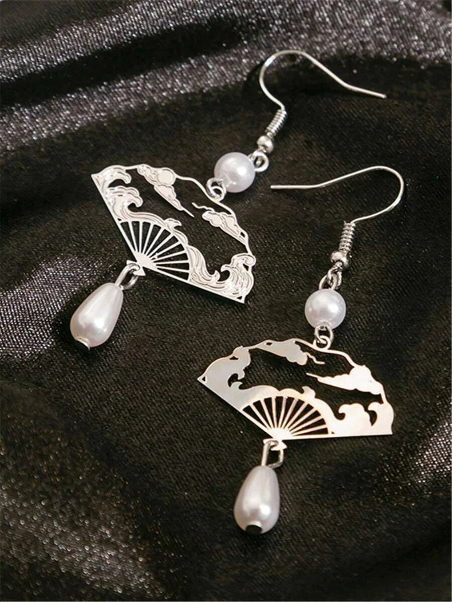 Chinese Silver Fan-Shaped Pearl Earrings