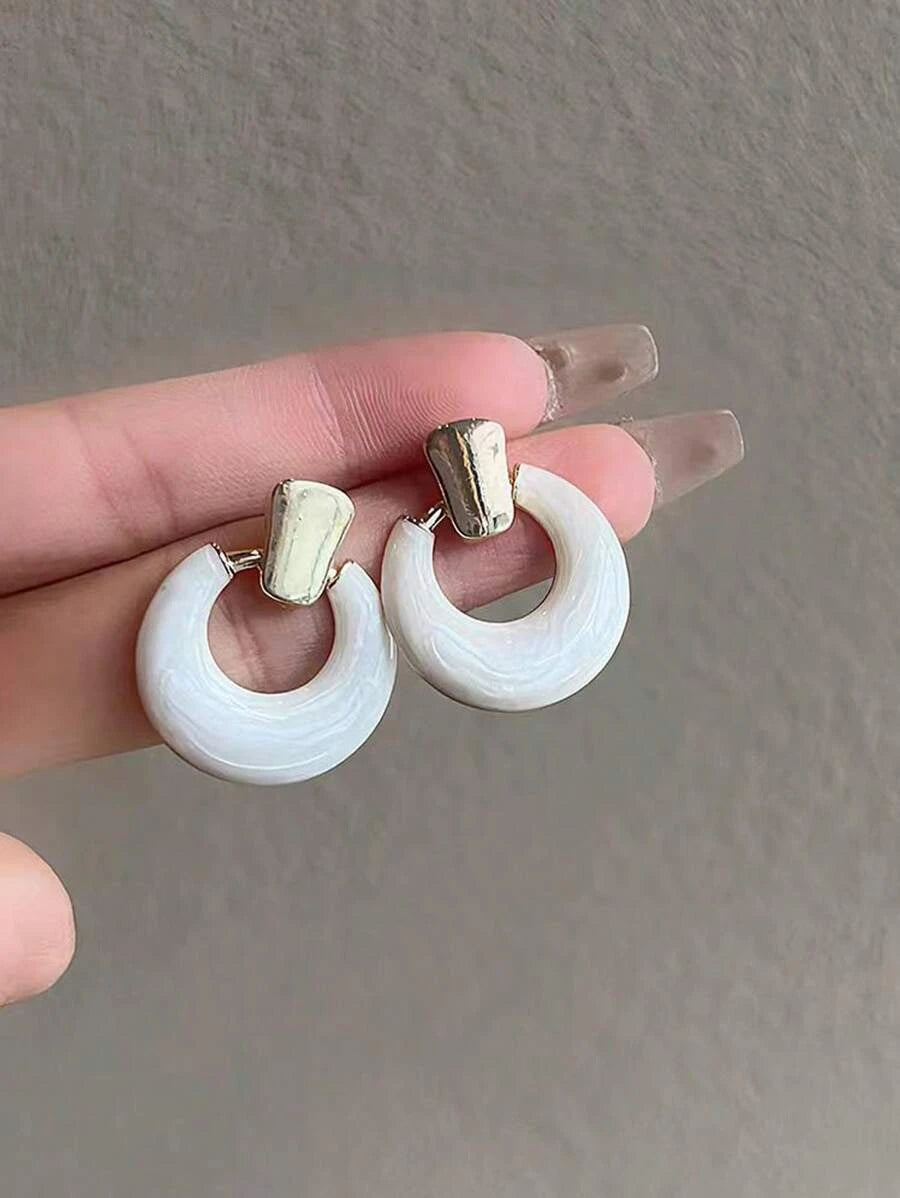 Vintage White Drip Geometric Earrings