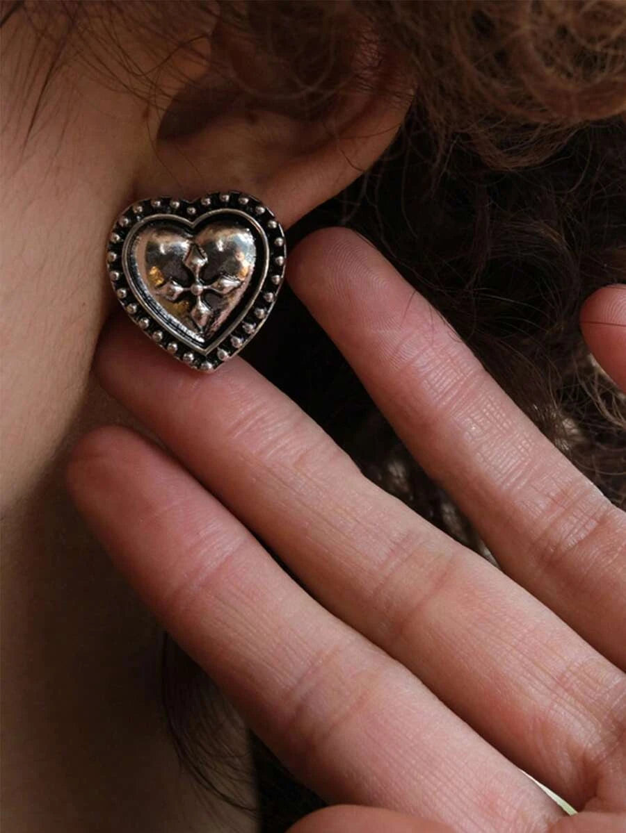 Vintage Carved Heart Stud Earrings