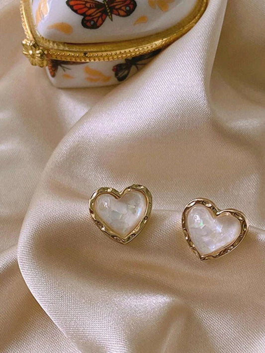 Vintage Cat Eye Heart Stud Earrings