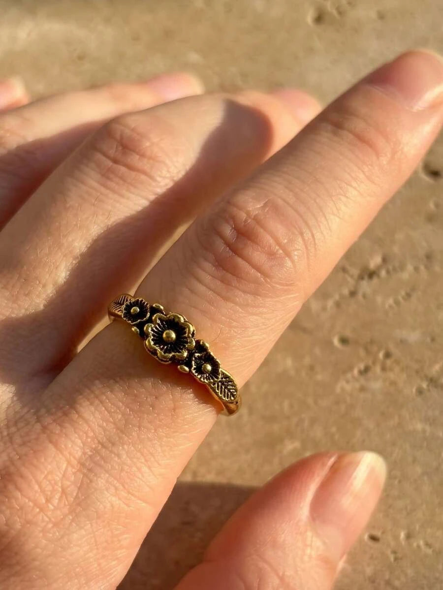 Vintage Boho Flower Leaf Ring