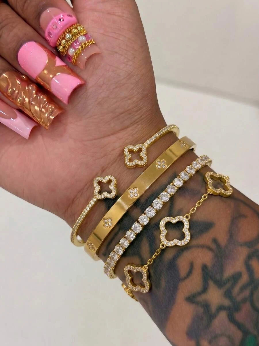 Gold Clover Bracelet Set