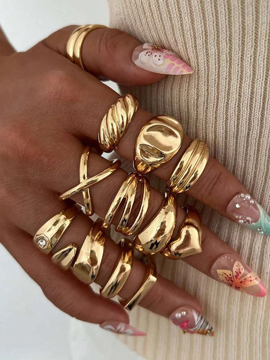 12pcs Vintage Old Money Style Elegant Geometric Hollow Heart Wave Line Design Rings Set For Women Daily Wear