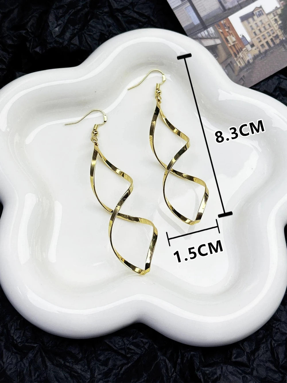 Minimalist Silver Geometric Spiral Earrings