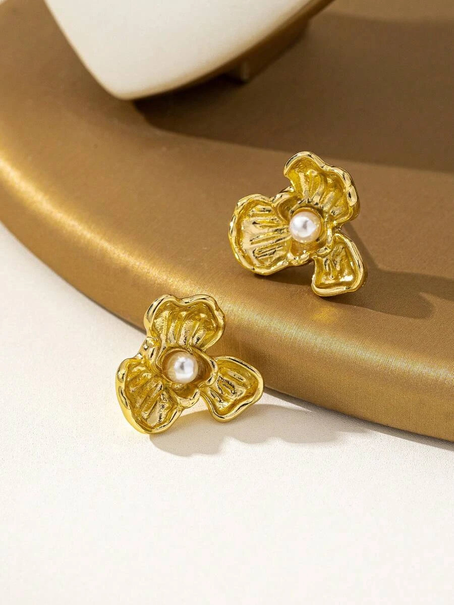 Flower Shaped Faux Pearl Stud Earrings