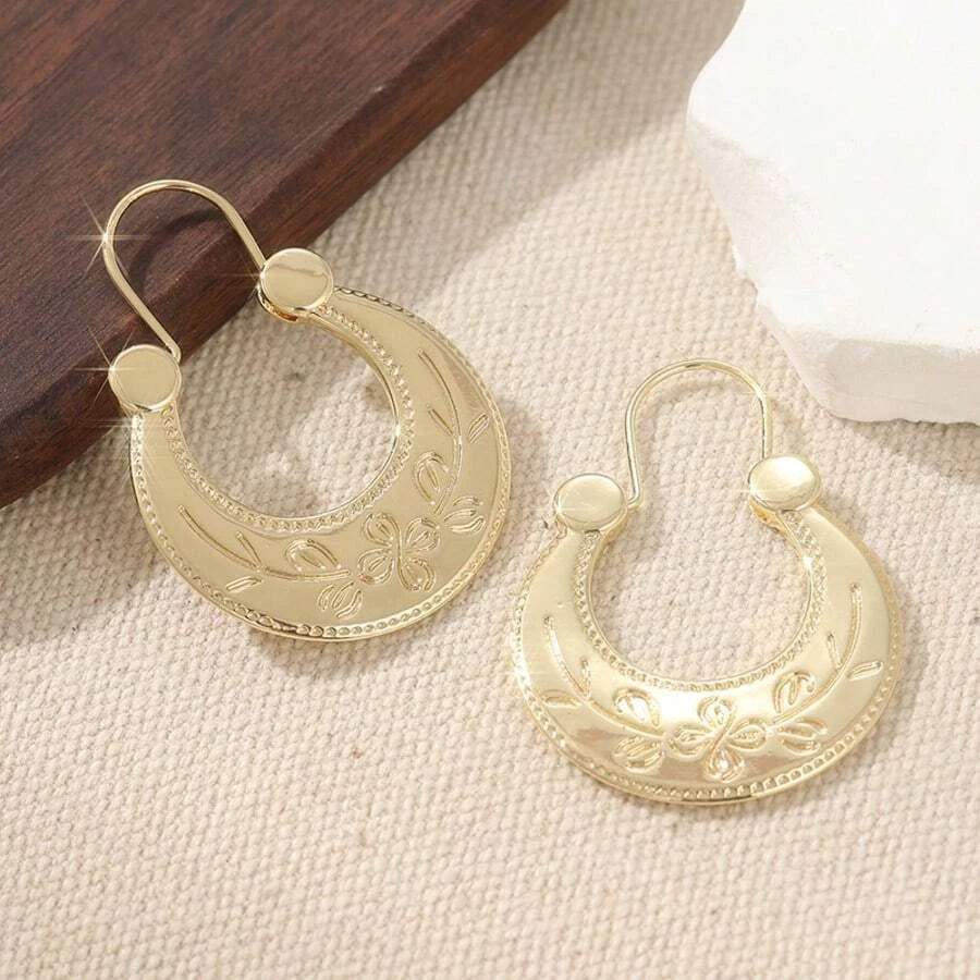 Classic Vintage Gold Carved Round Earrings