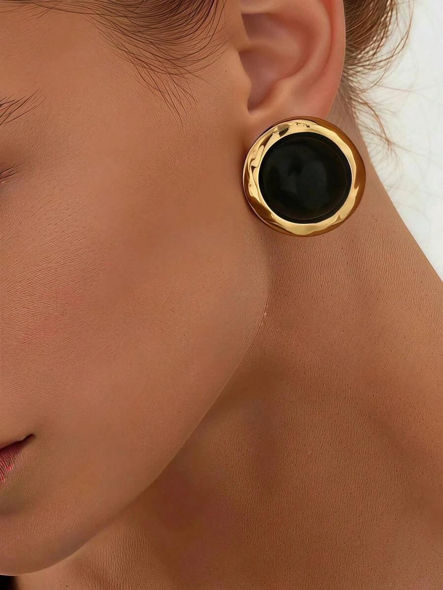 Retro Gold-Plated Black Round Earrings