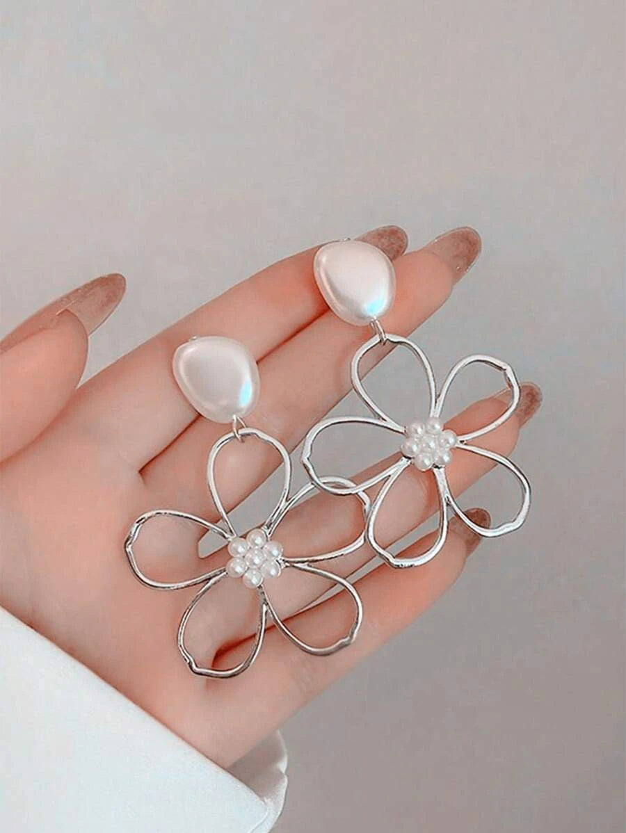 Geometric Faux Pearl Petal Earrings