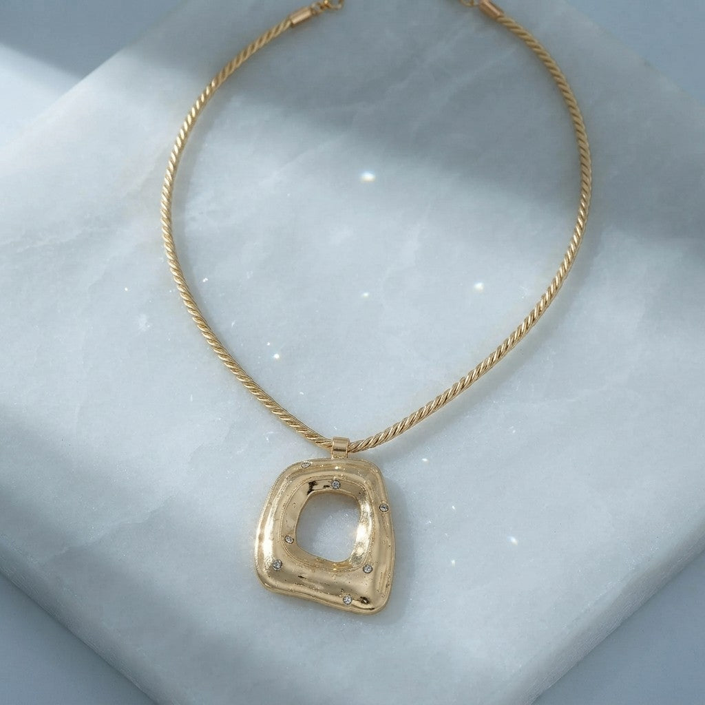 Geometric Pendant Twisted Chain Necklace