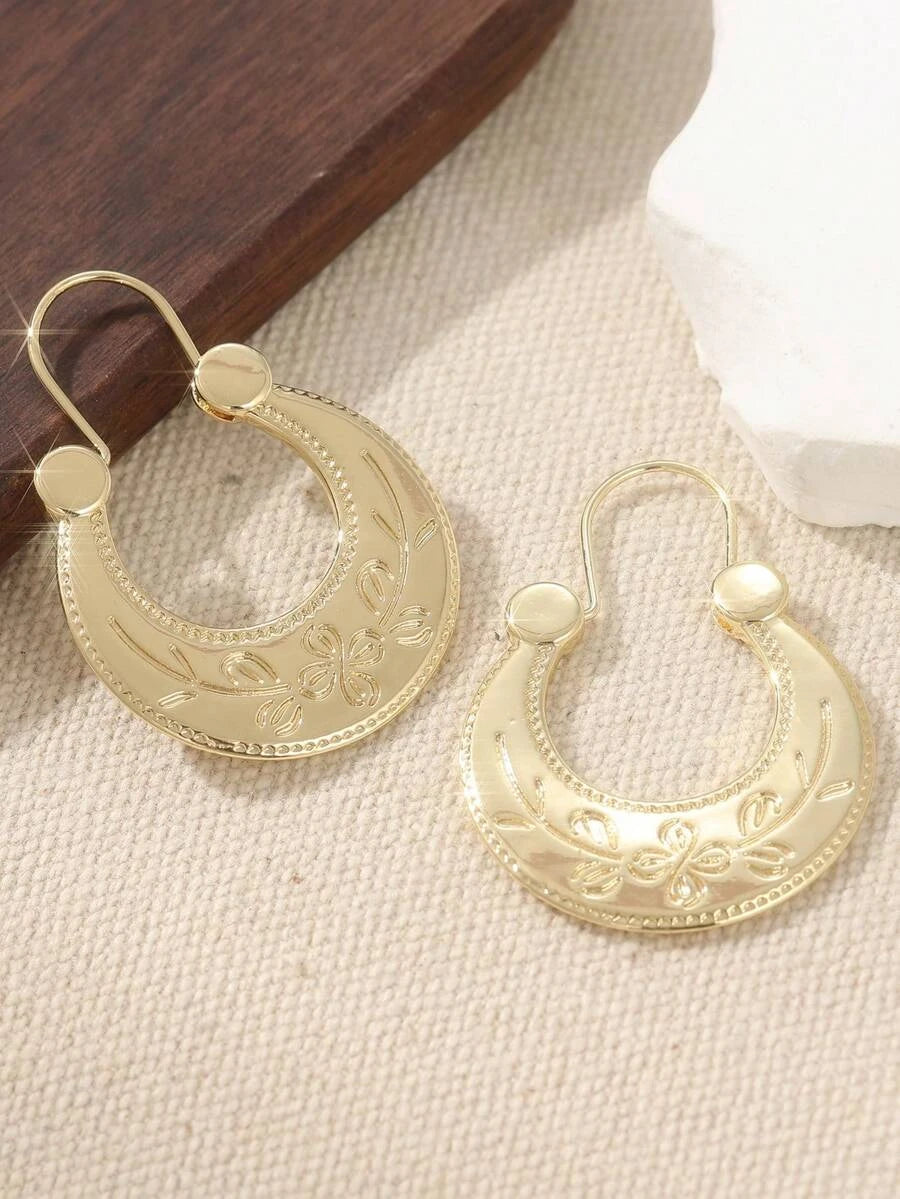 Classic Vintage Gold Carved Round Earrings